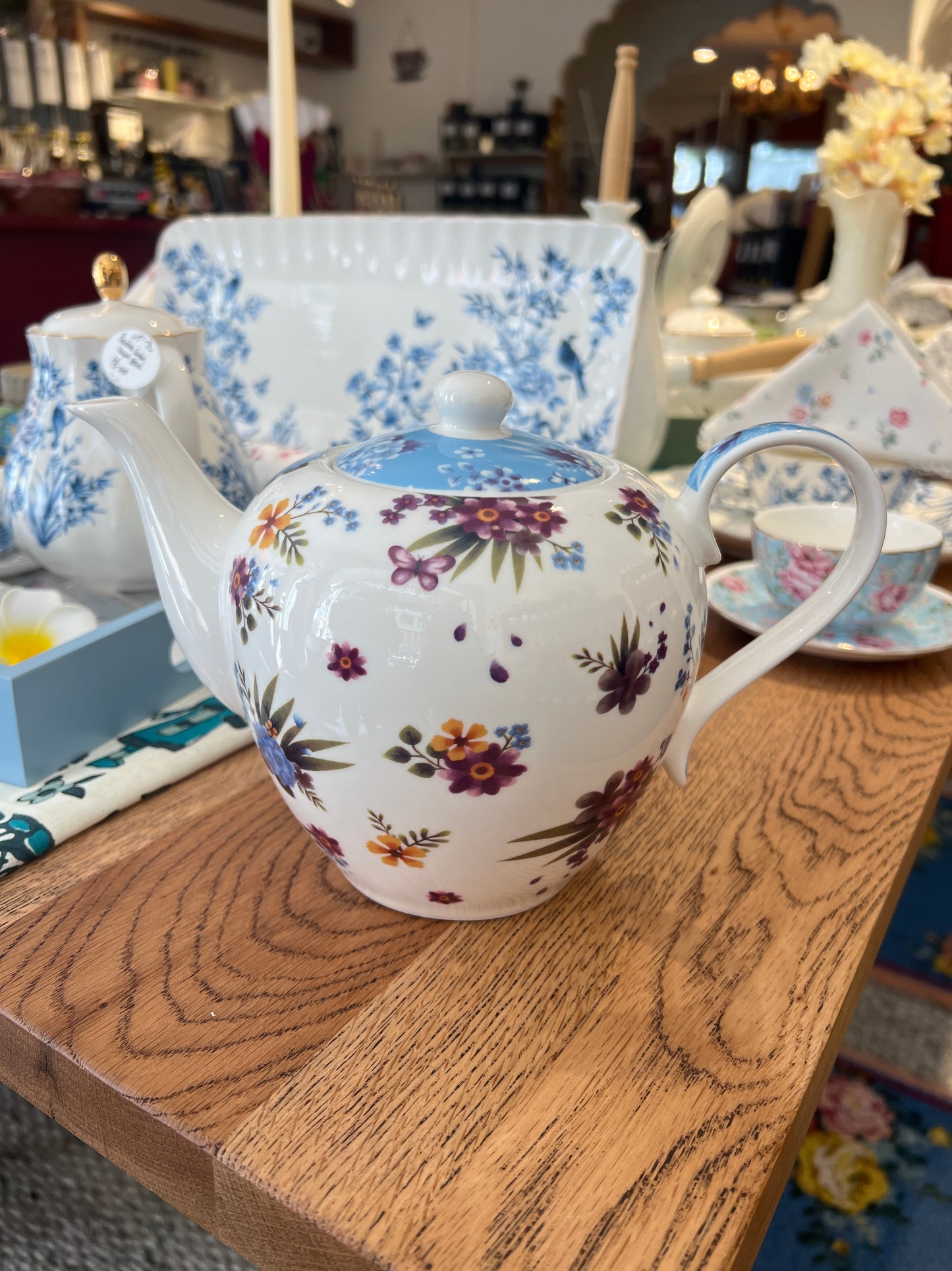 Teapot spring flowers