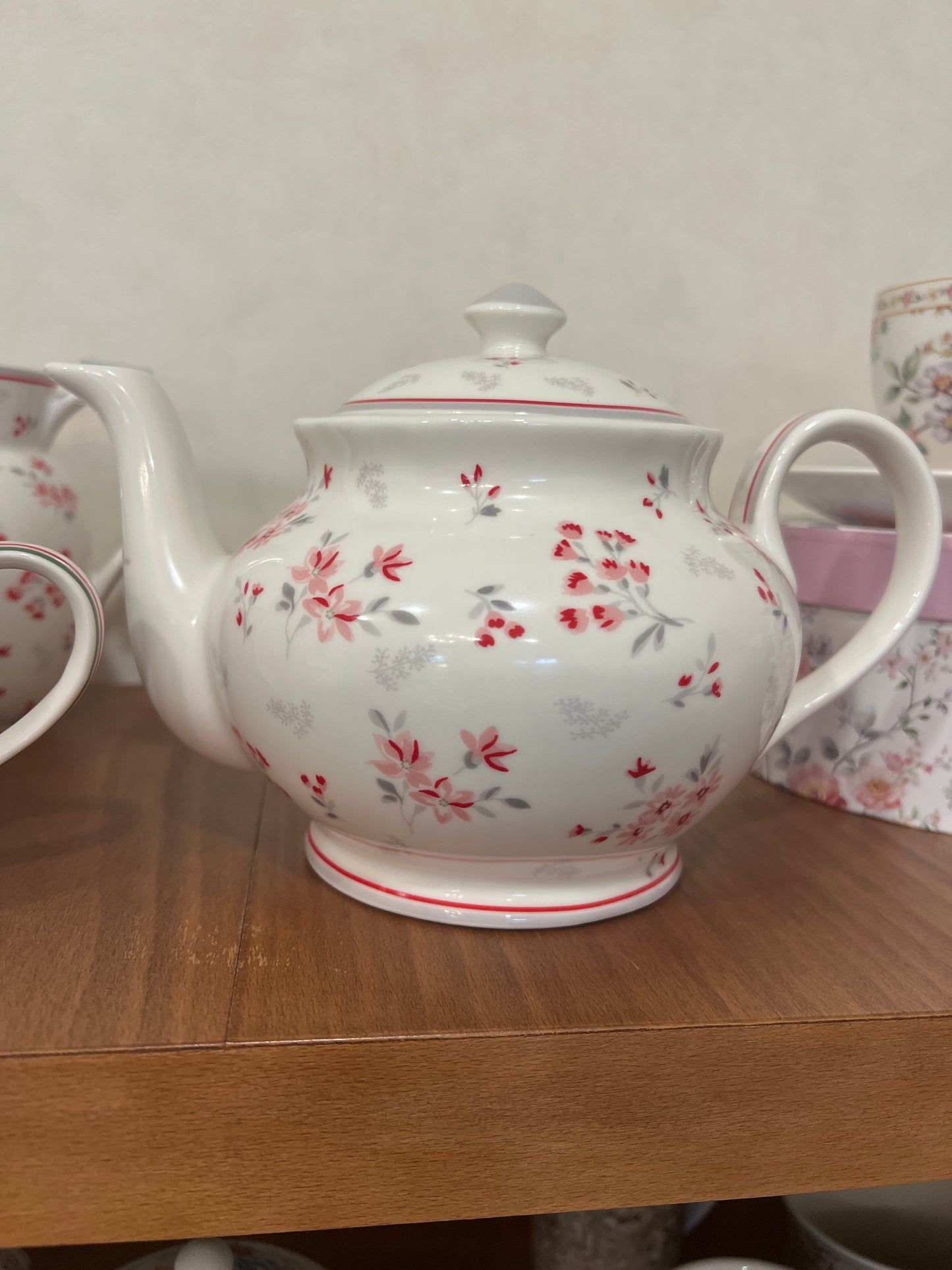 Tea pot Emberly