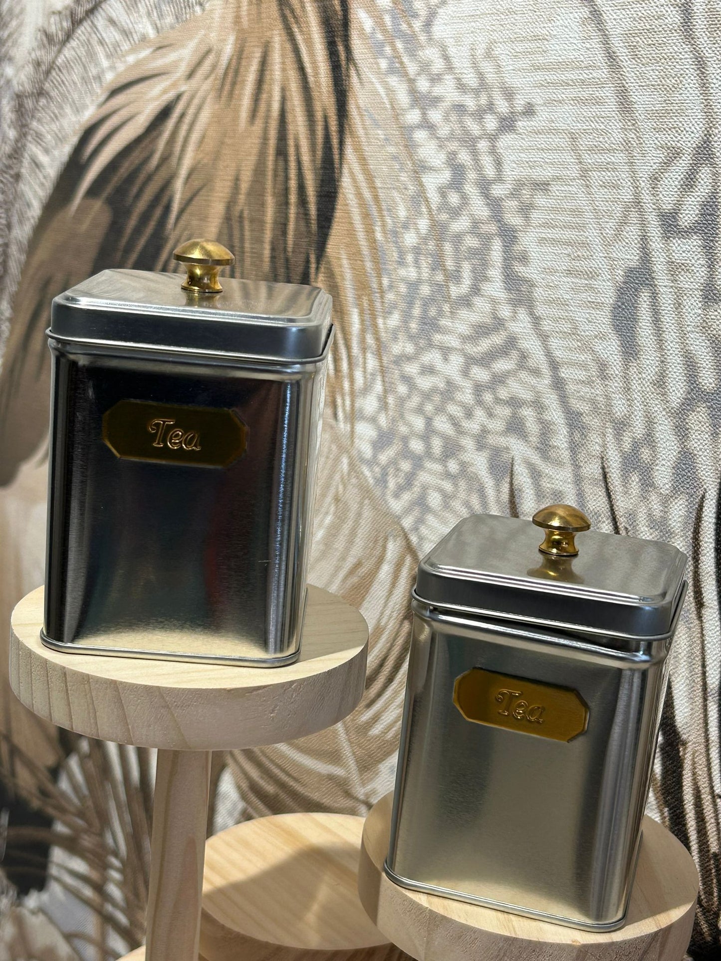 Metal tea box